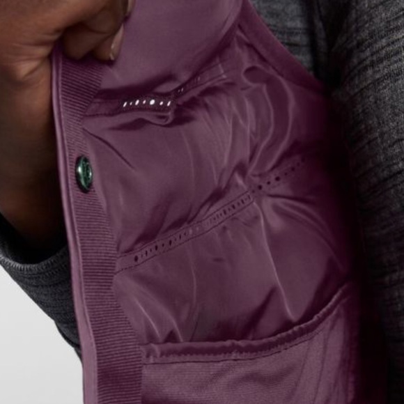 NWT Nike aeroloft Bordeaux puffer vest 180$ - Picture 5 of 7